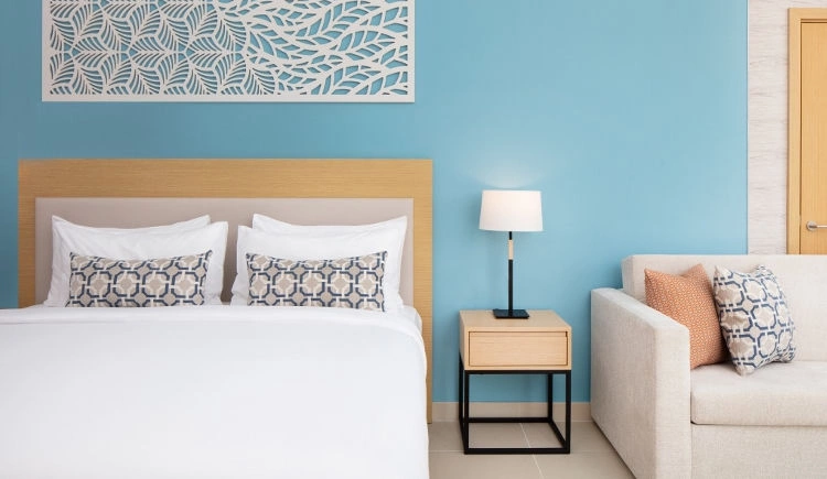 27_superior_room_king_bed.jpeg