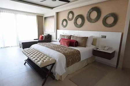 Royalton_-Luxury_Junior_Suite.jpg