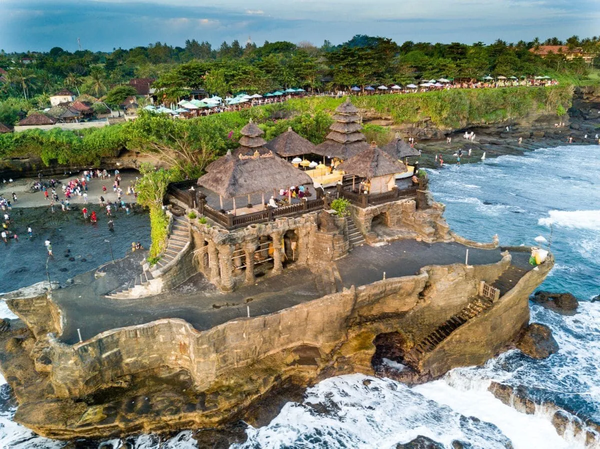 Tanah_Lot_Temple-Bali.jpg