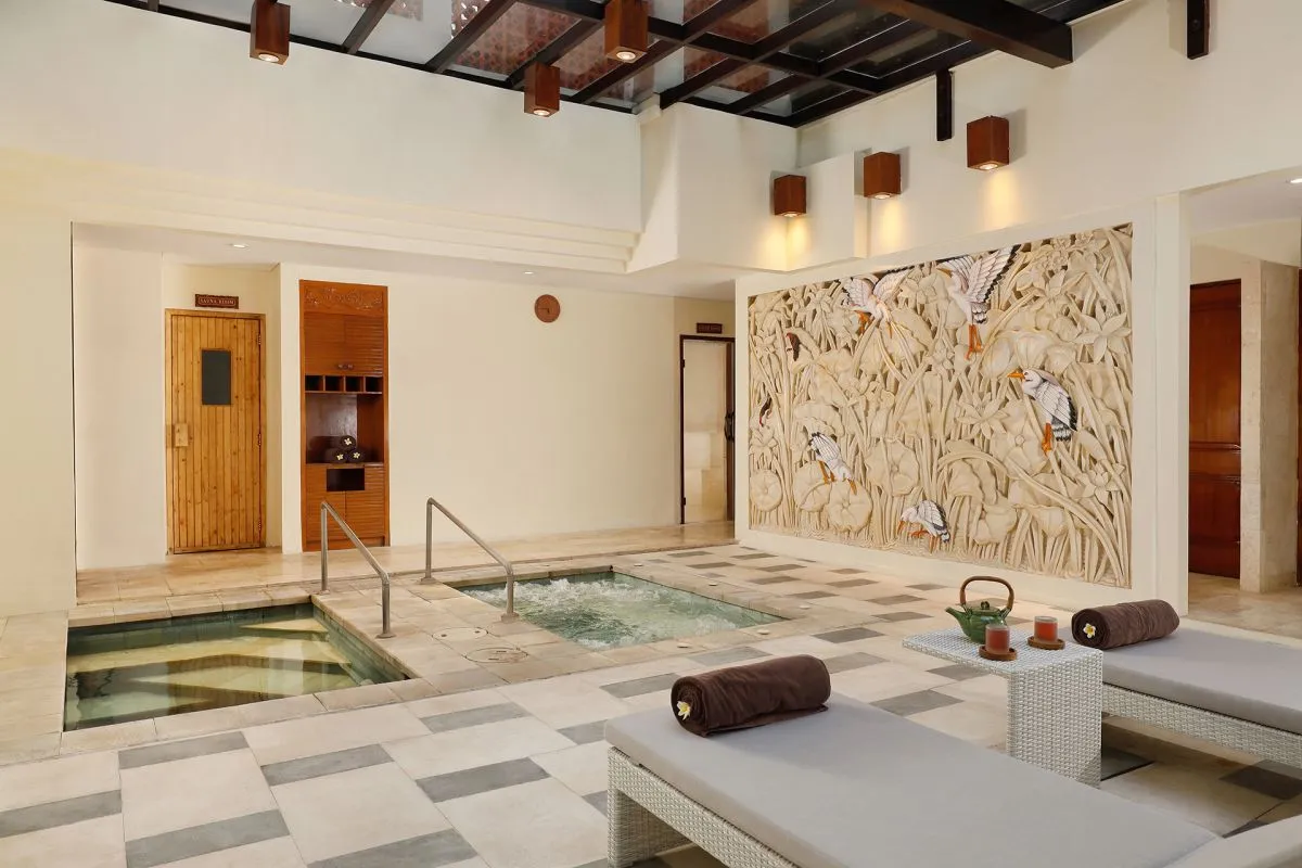 Nusa-dua-beach-hotel-jacuzi.JPG