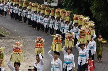Procession.jpg