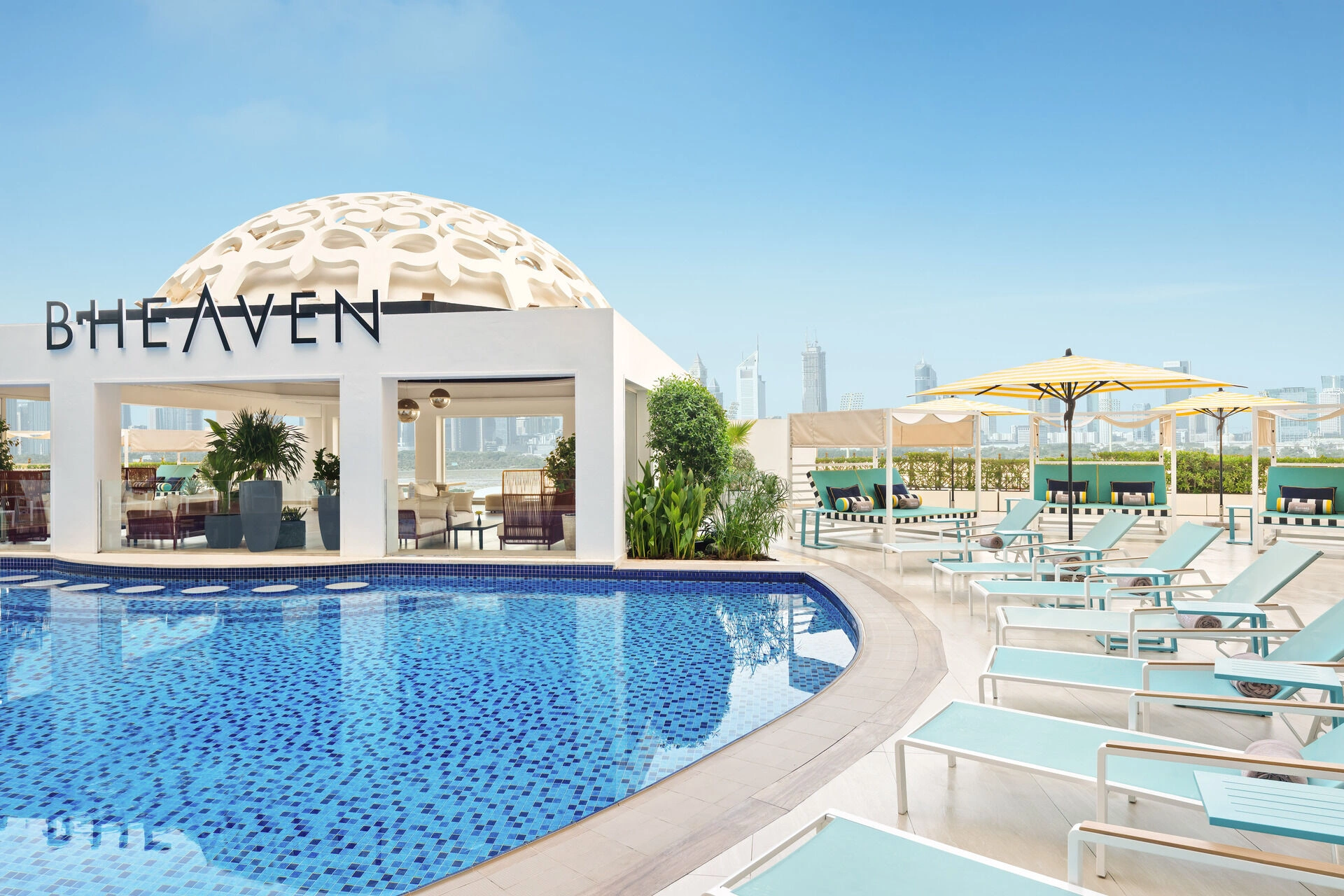Barcelo_Al_Jaddaf_I_2._Pool.jpg