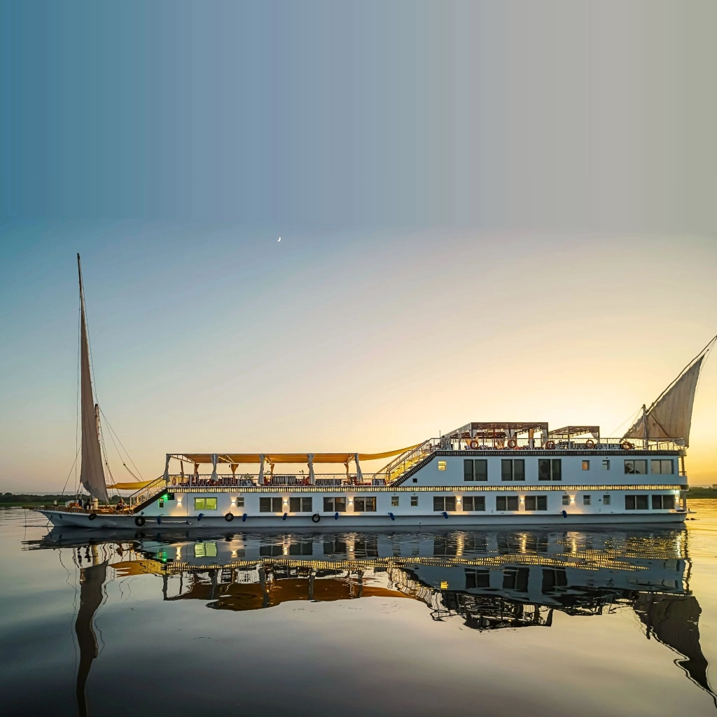 De wonderen van Egypte in Dahabyia Queen Tyi V 16D/14N met het Hilton Nubian Resort 5*