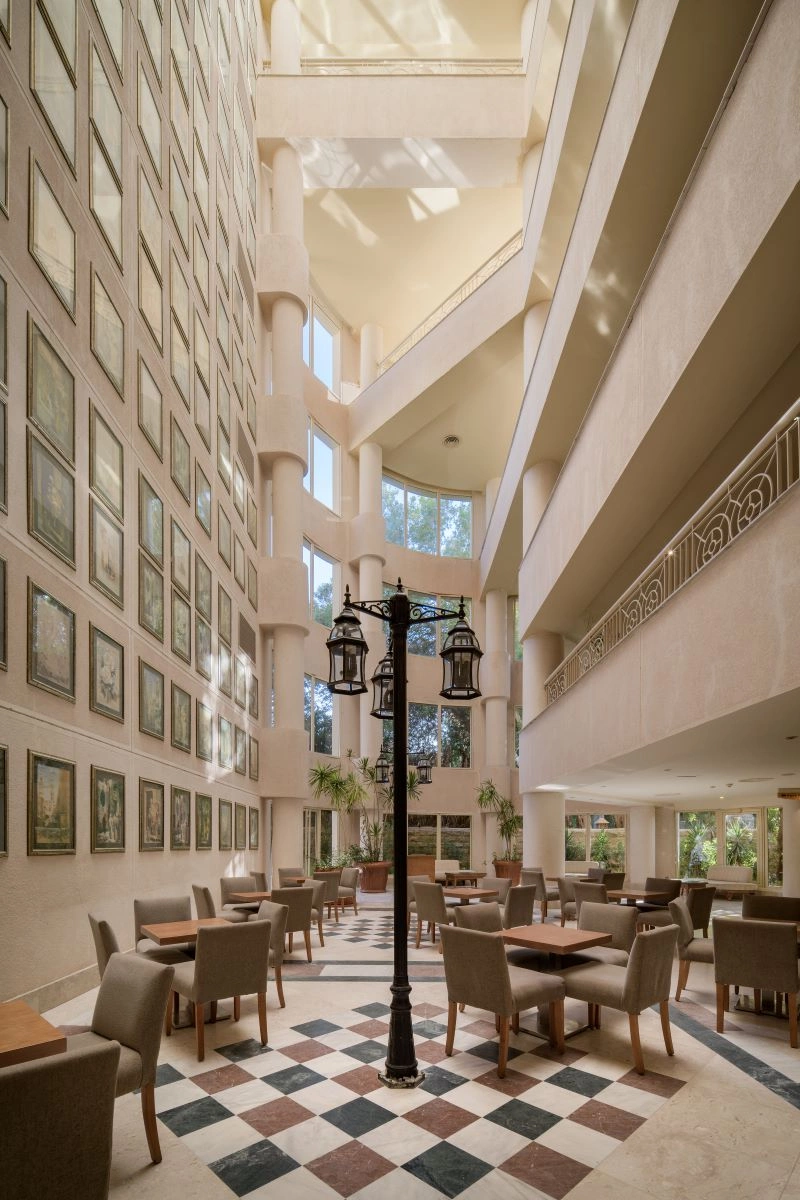 Lobby_Area_3.jpg