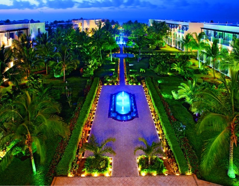 DRETU_GardensNight_1A.jpg