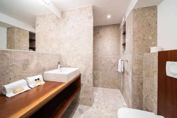 vue_713957_pgbighd.jpg