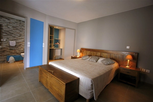 vue_648595_pgbighd.jpg