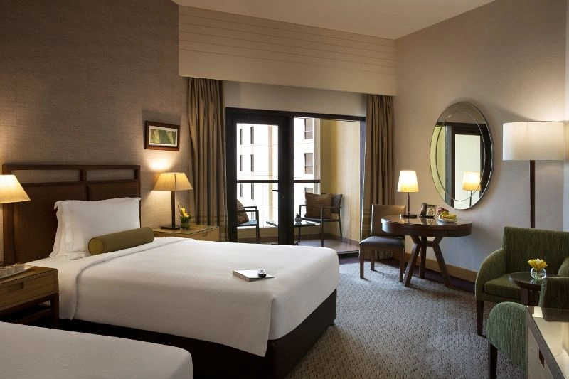 Twin_Classic_Room_-_Amwaj_Rotana_Dubai_(800x533).jpg