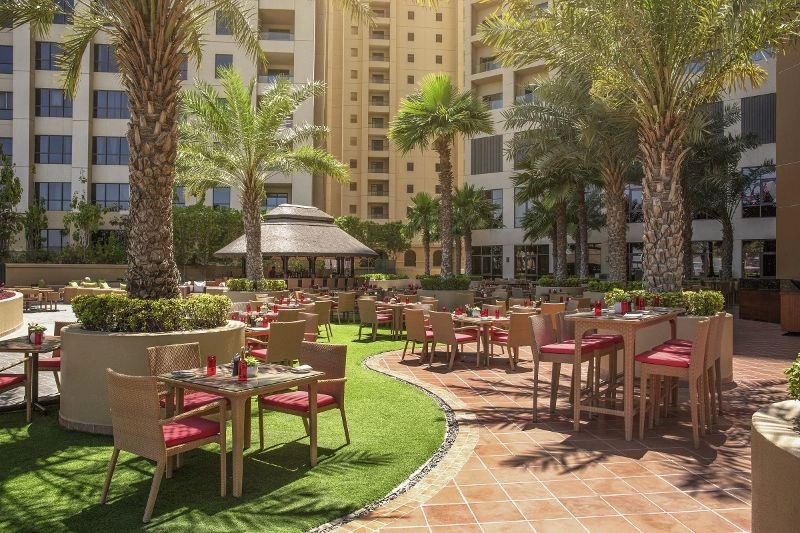 Amwaj_Rotana_Jumeirah_Beach_-_Dubai_(La_Terrazza)_(800x533).jpg