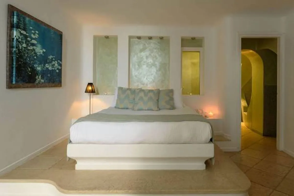 04_Jacuzzi_indoor_suite.jpg