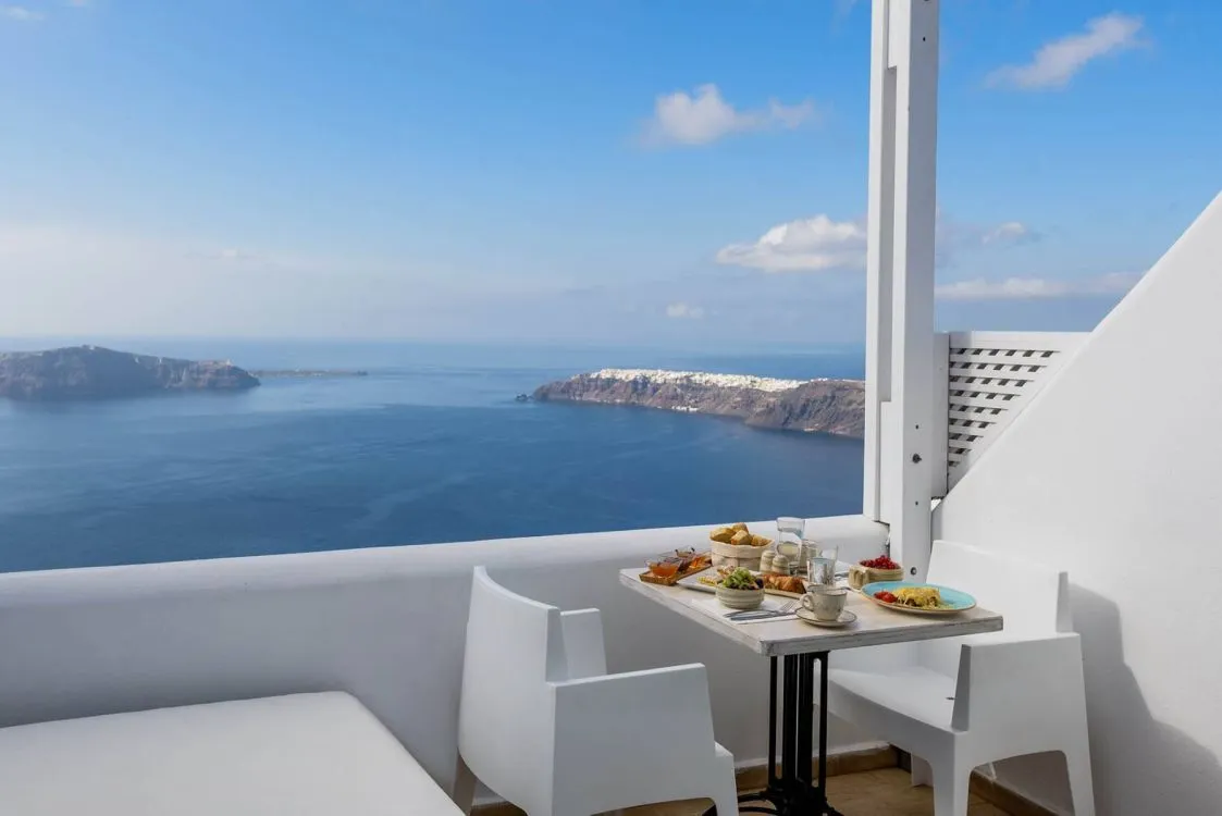 10_Caldera_standard_jacuzzi_suite_terrasse.jpg