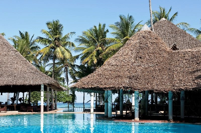 Village_The_Pool_Bar.jpg