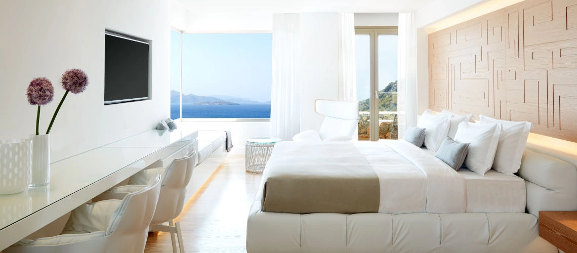 12_Mansion_Master_Bedroom.jpeg