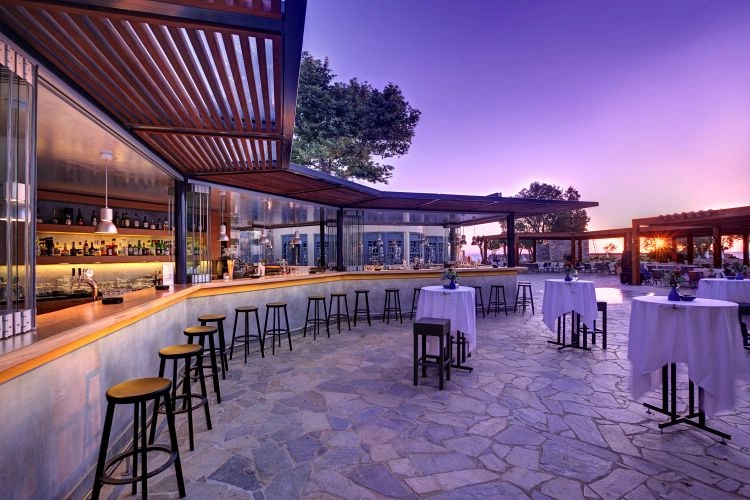 Open_air_Bar.jpg