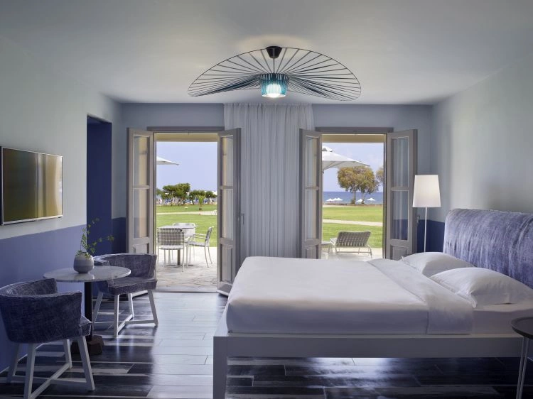 Luxury_Suite_Sea_View.jpg