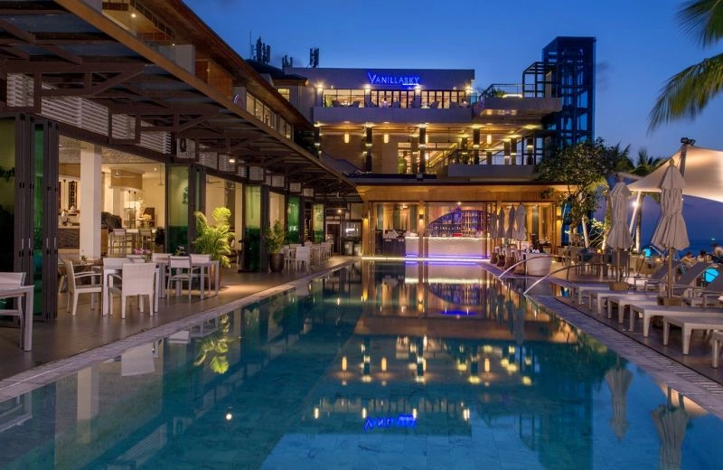 CS_Phu_123_Main_Poolside_(1).jpg