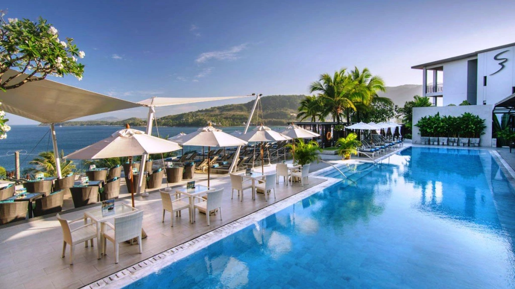 Phuket en Khao Lak-pakket: Cape Sienna Hotel & Villas 5* & Avani+ Khao Lak Resort 5*