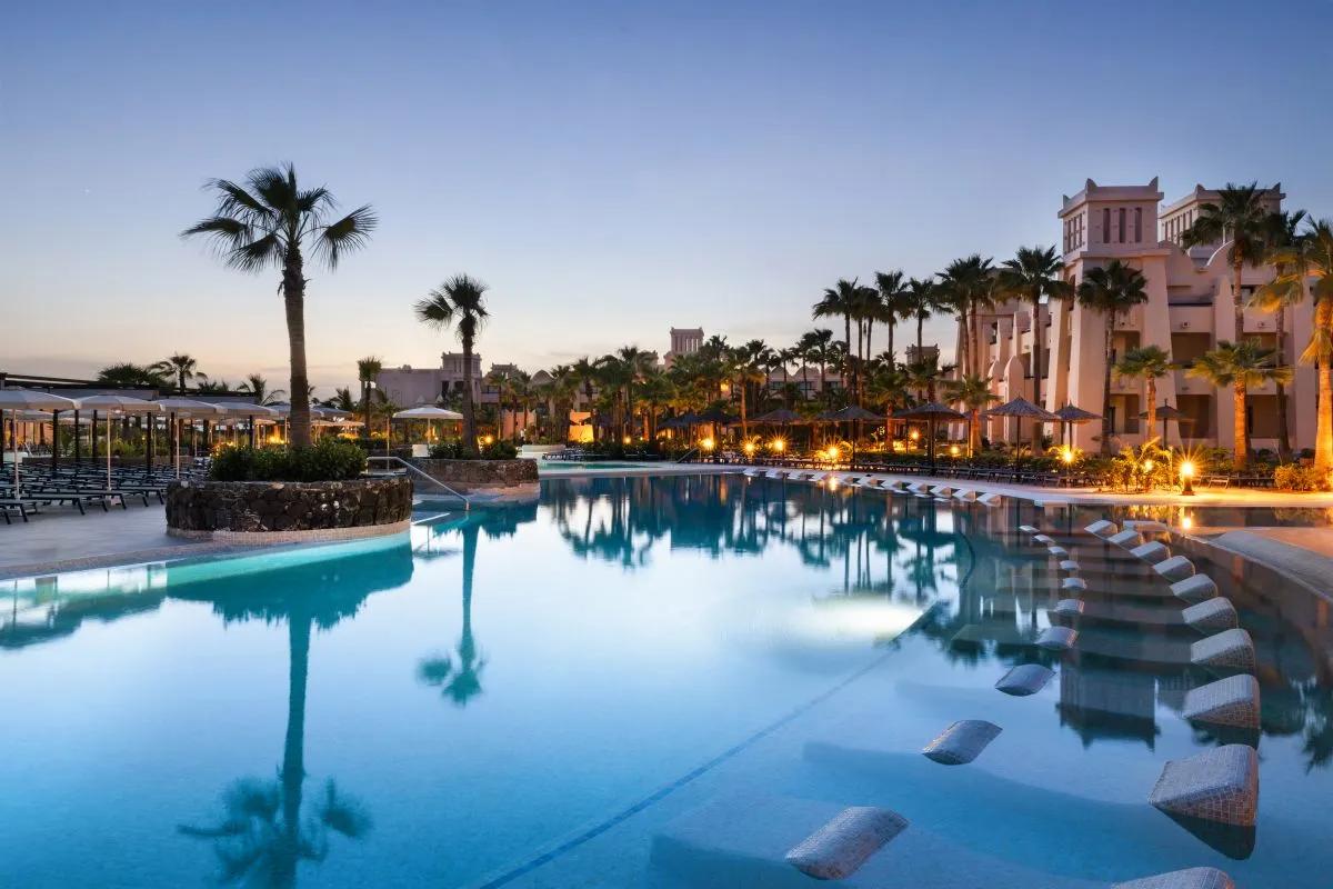 Riu-touareg-night-pool.jpg