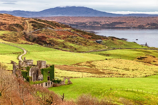Maak een rondreis door Ierland met je eigen auto in je eigen tempo.