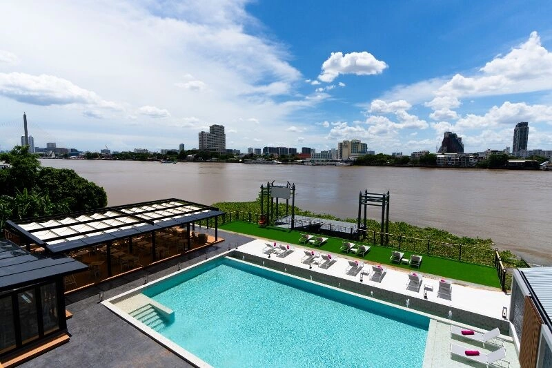 Gecombineerd Bangkok, Phuket: Glow Bangkok Riverside 5*, Centara Karon Resort Phuket 4*