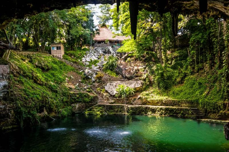 cenote_Zaci_AdobeStock_124147746.jpg