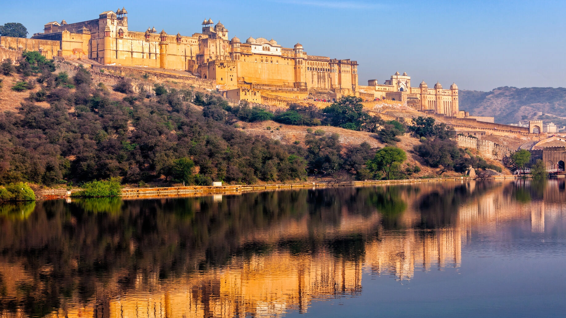 amber_fort_rajasthan_Fotolia_94282644_Subscription_Monthly_M.jpg