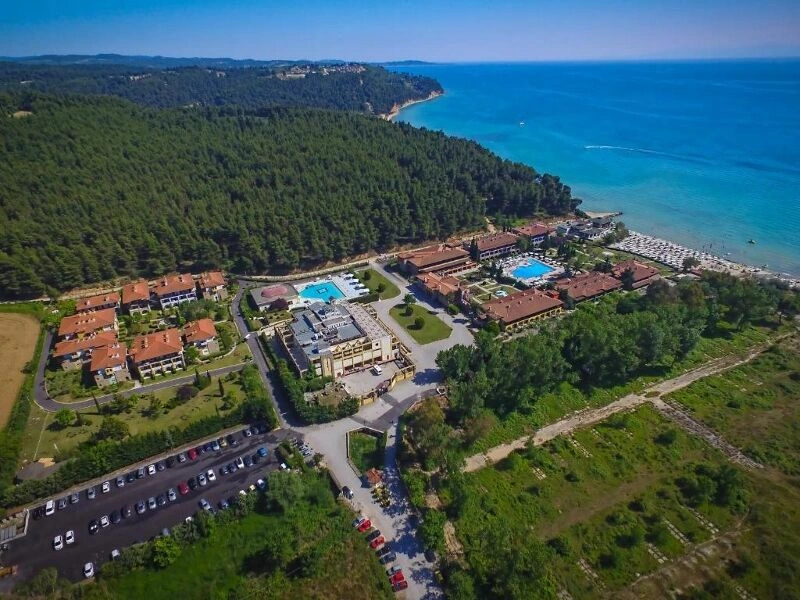 Simantro Beach Resort 5*