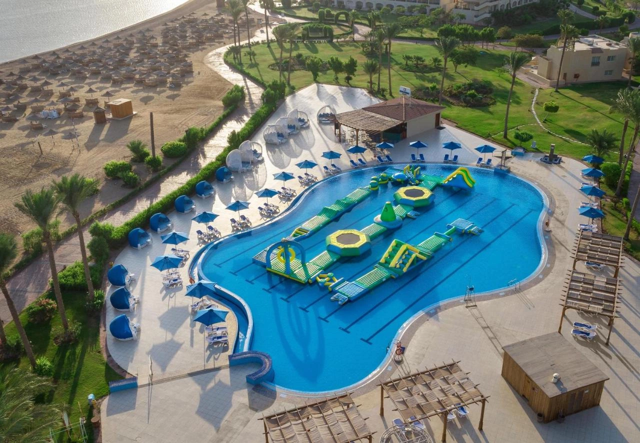 cleopatra-luxury-resort-makadi-bay_174715308532.jpg