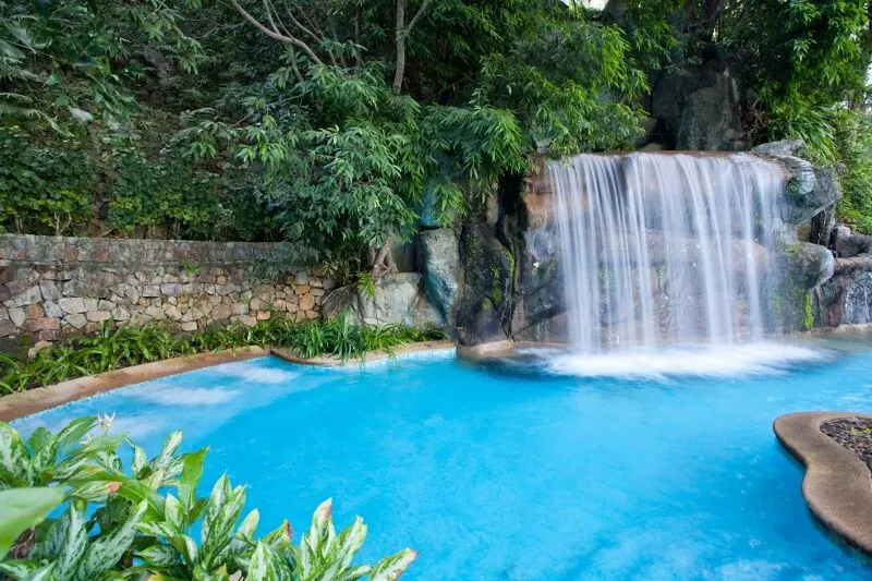 Waterfall_pool-3_(800x533).jpg