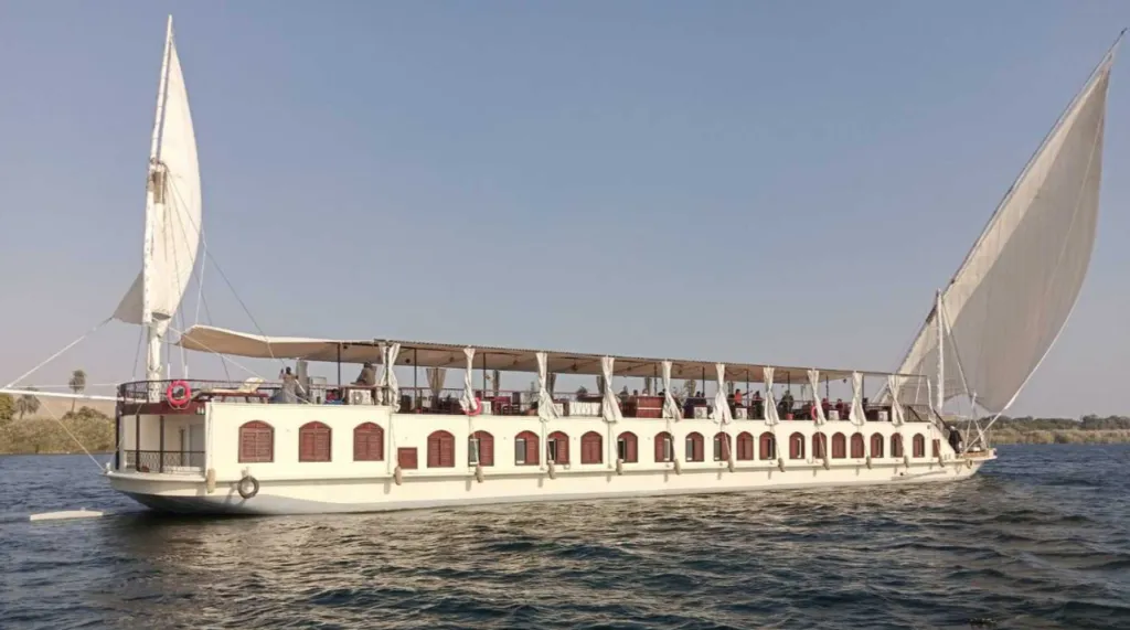 Cultureel en ontspanningsarrangement: Nout Dahabyia Queen Tyi III 15 dagen/14 nachten met het Fayrouz Plaza 5*