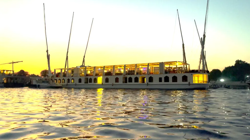 Cultureel en ontspanningsarrangement Nout Dahabyia Queen Tyi IV 15 dagen/14 nachten in het Hilton Nubian Resort 5*