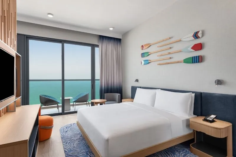 RKTMAHX_King_Room_with_Island_View_(800x532).jpg