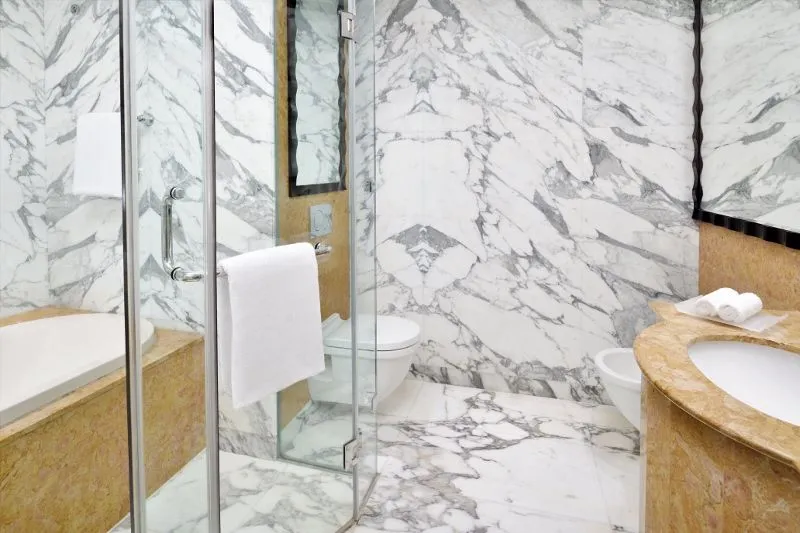Bathroom_(800x533).jpg