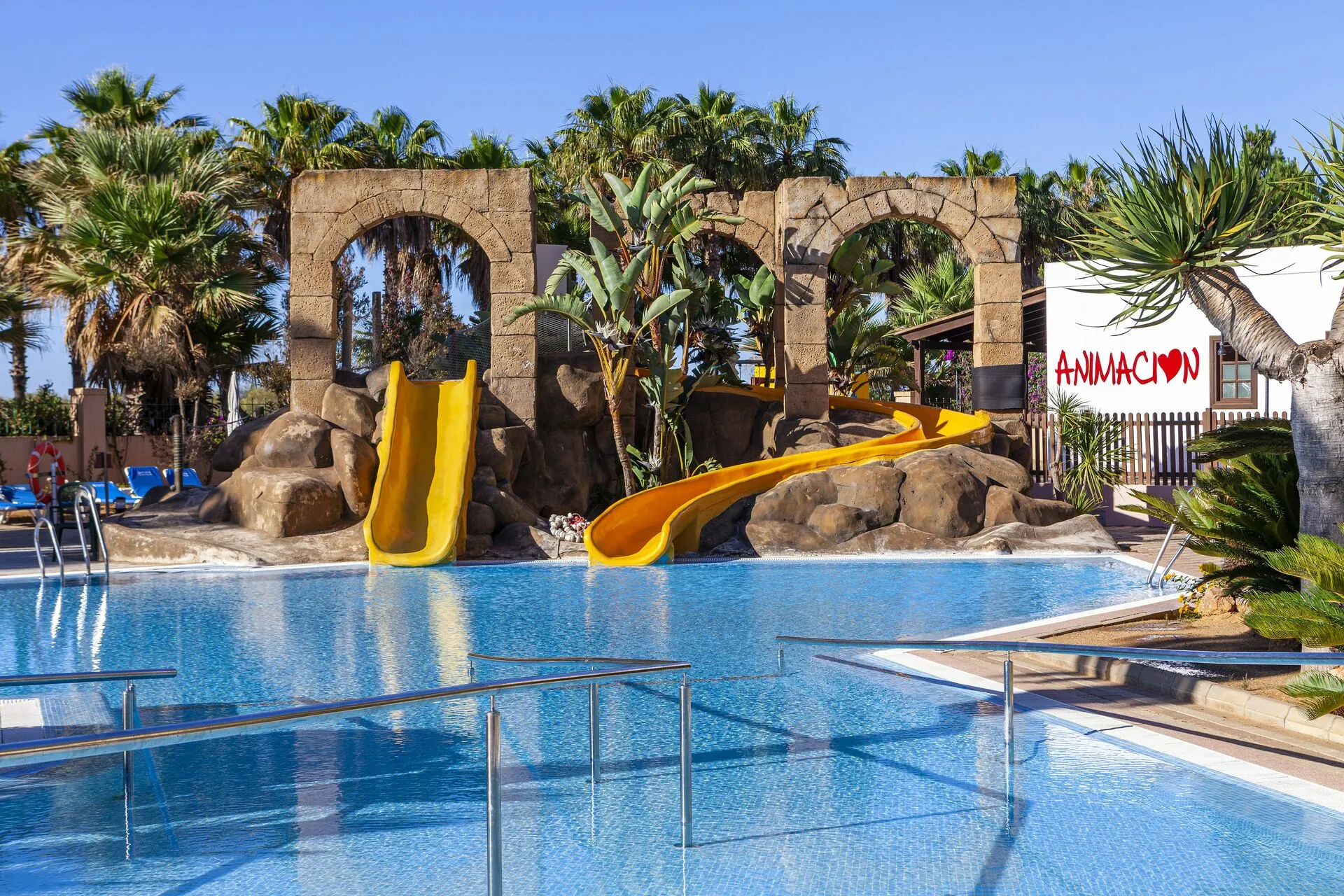 Piscina_exterior.jpg