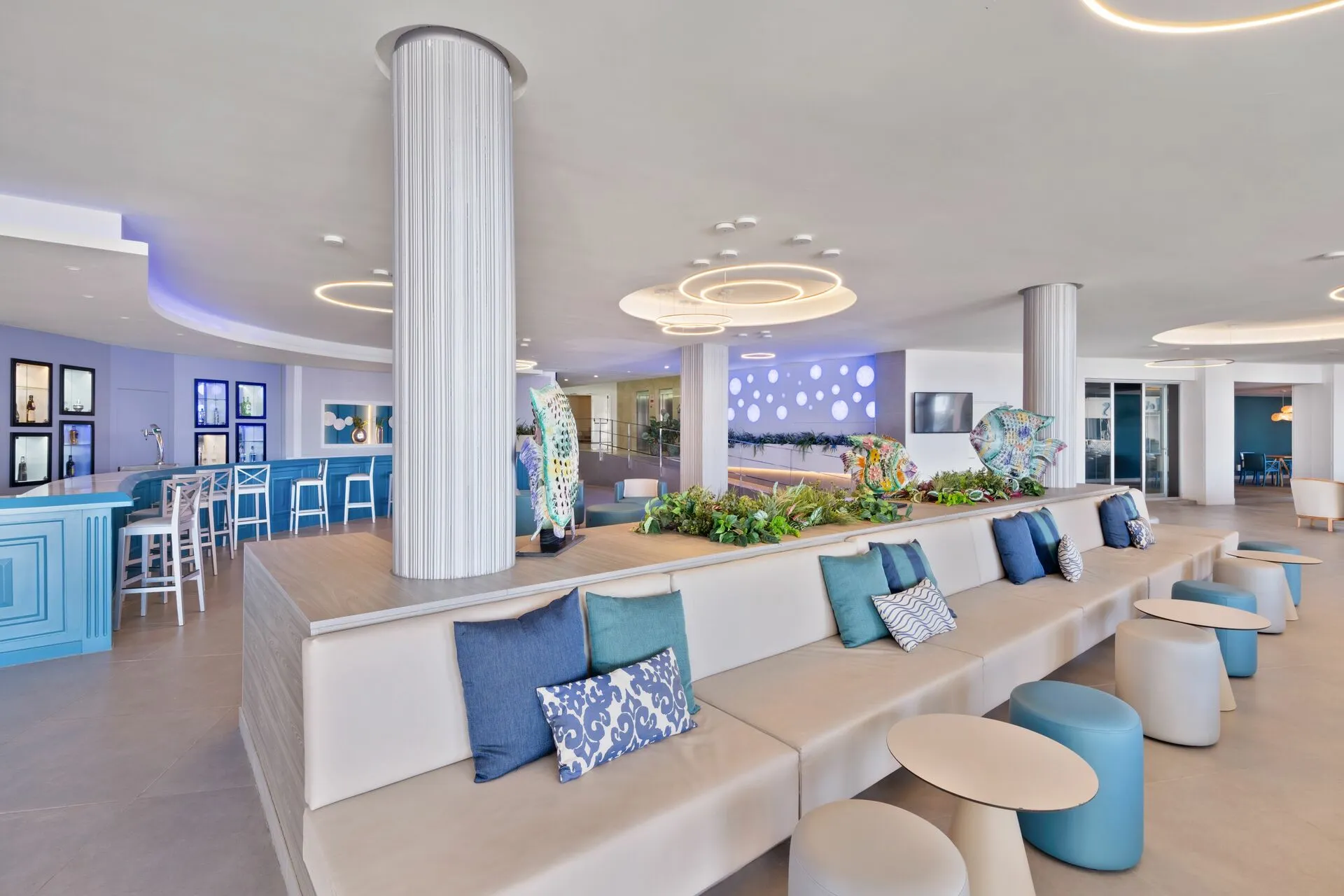 Coral-LobbyBar_seats.jpg