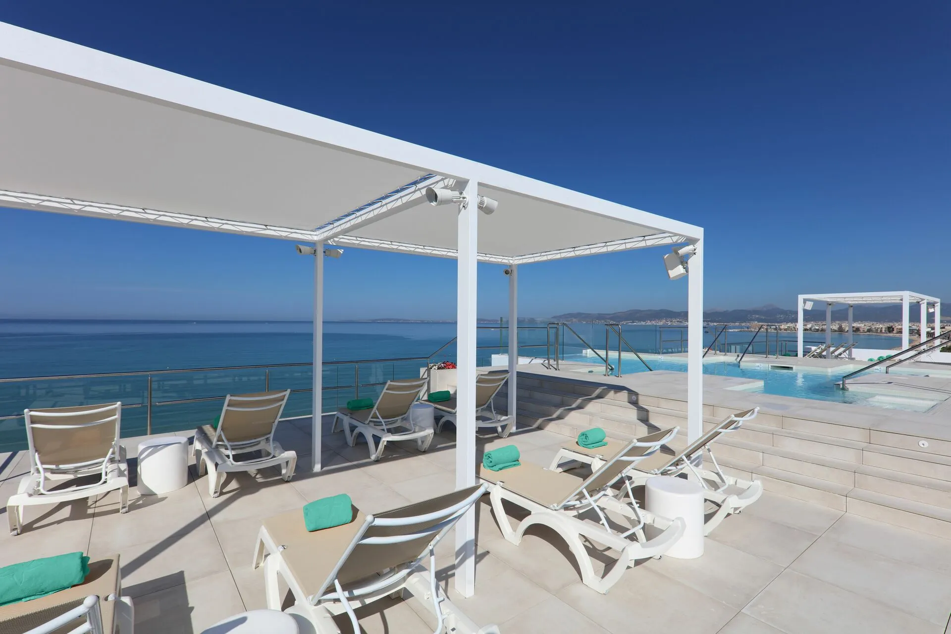 IBSTAR_BHP_IBE_POOL_SOLAR_D2108_002.jpg