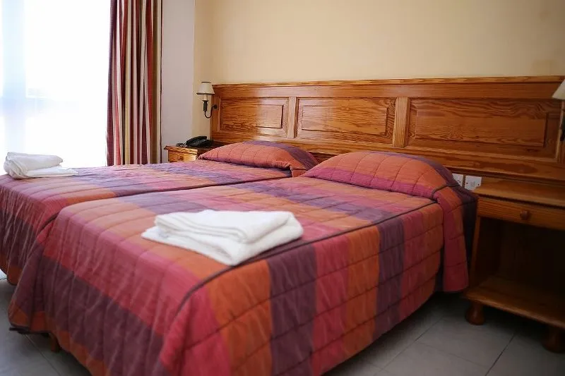 gillieru-harbour-hotel5_.jpg