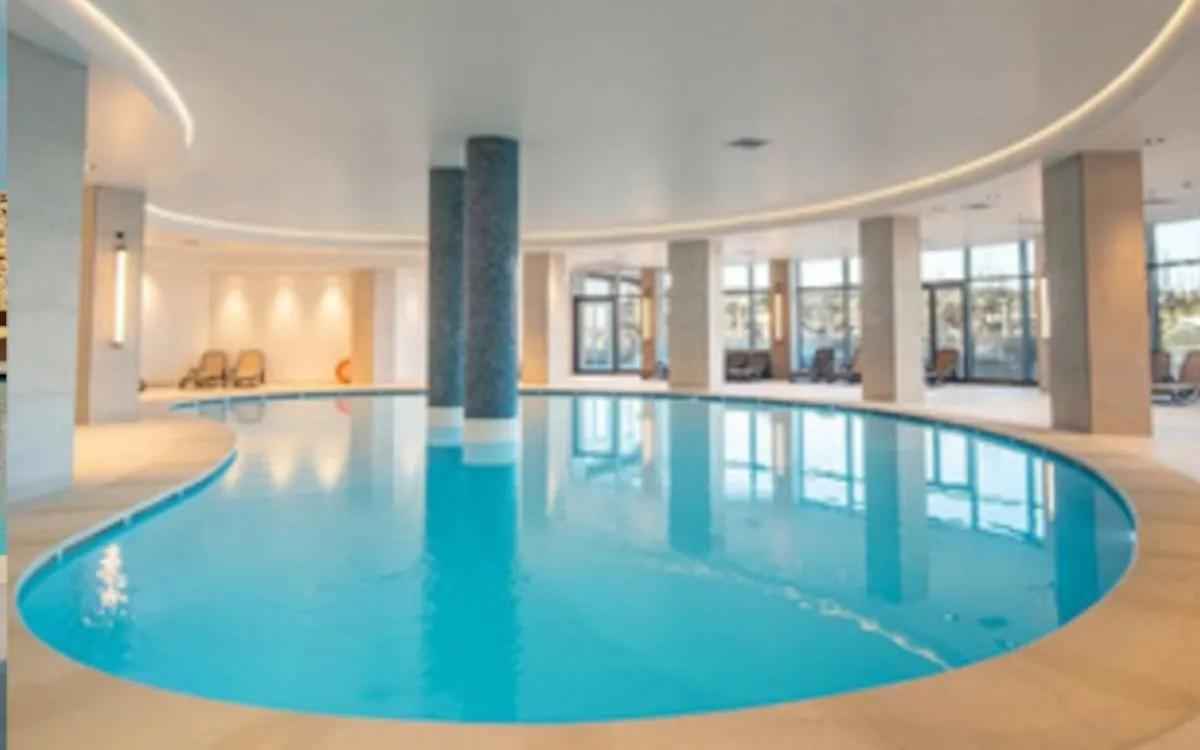 15_Piscine_interieure.jpg
