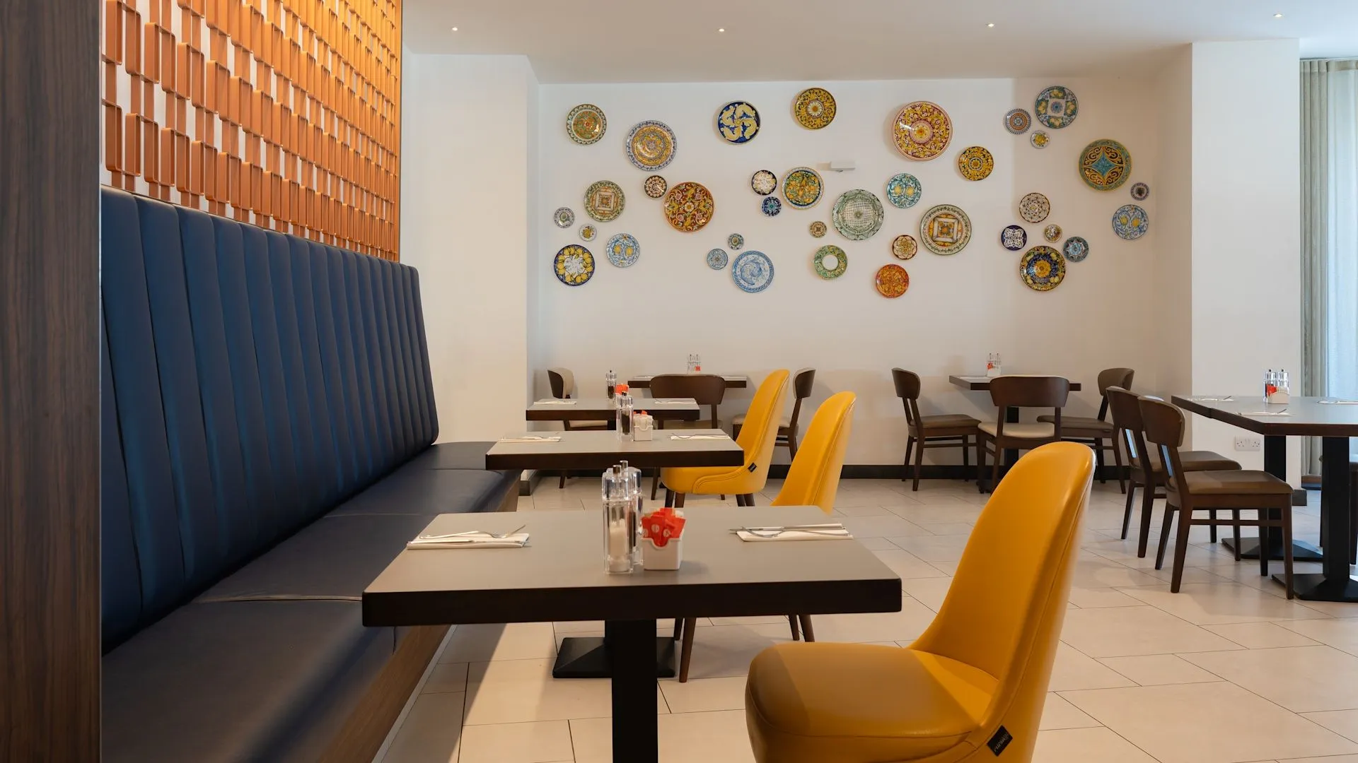 05_Azure_restaurant.jpg