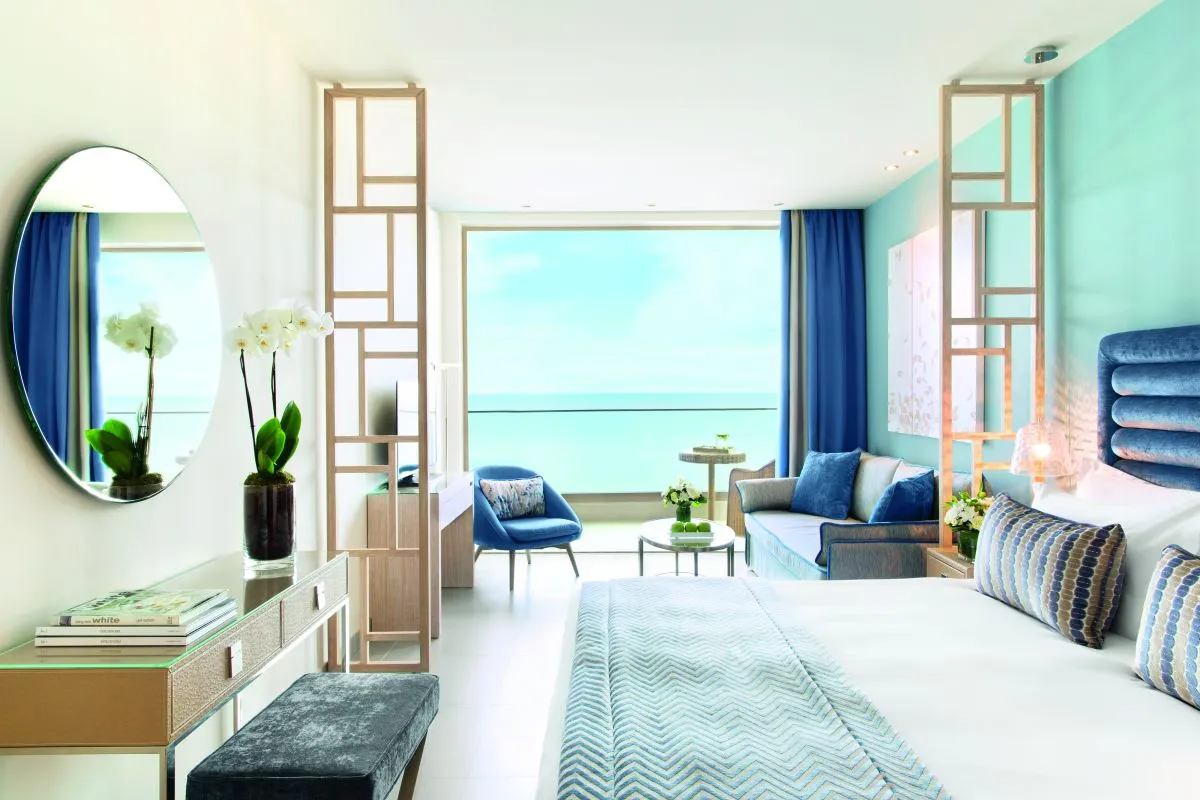 06_Deluxe_Junior_Suite_Sea_View.jpg