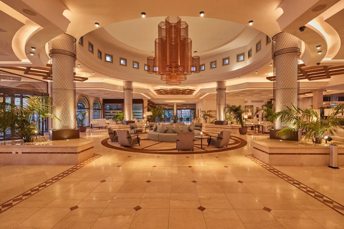 04_Lobby.jpg