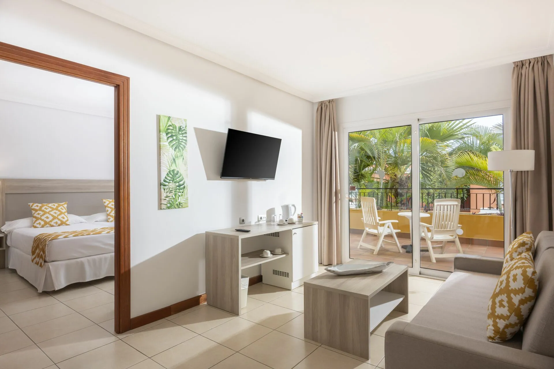 Landmar_Costa_Los_Gigantes_Family_Resort-Suite.JPG