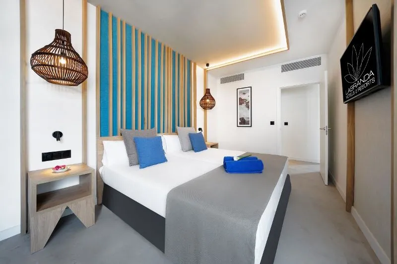 Family_Room_3.jpg