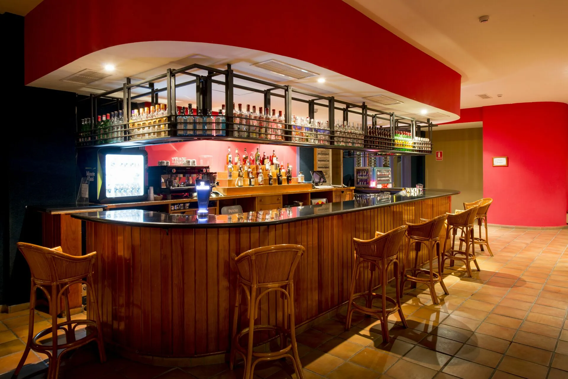 BAR.jpg