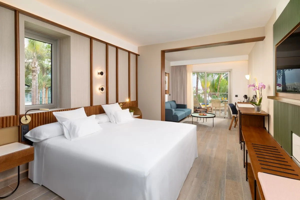 13_Junior_Suite_open_plan.jpg