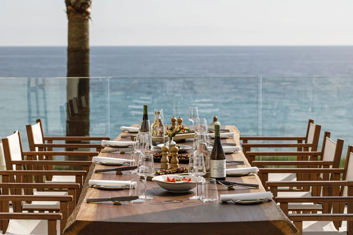 11_Nivi_Restaurant_Terrace.jpg
