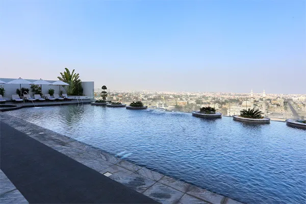 vue_885200_pgbighd.jpg