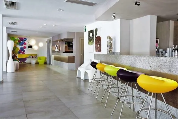 vue_727319_pgbighd.jpg