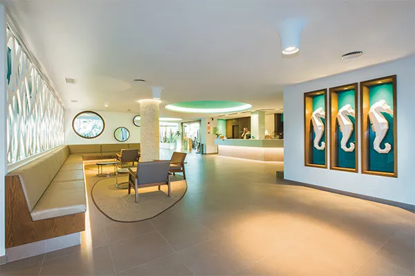 vue_886303_pgbighd.jpg