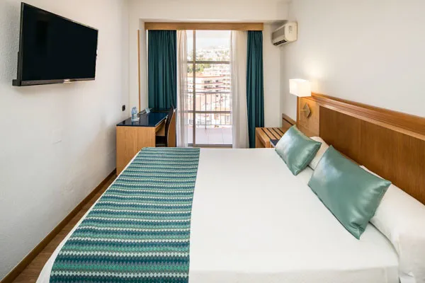 vue_835352_pgbighd.jpg